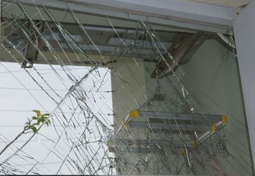 Sửa Chữa Cửa Nhôm Kính Bị Vỡ Nhanh 