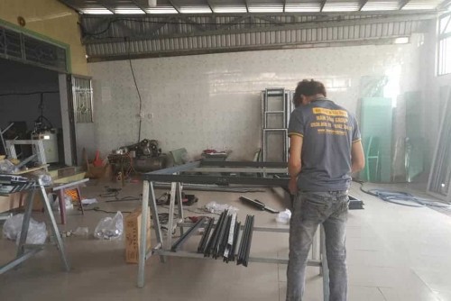 Bảo Trì Cửa Nhôm Chuyên Nghiệp Tại Khu Công Nghiệp