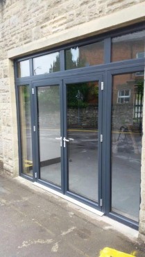 Sửa chữa cửa nhôm kính bị hở tại khu công nghiệp Nhật Bản