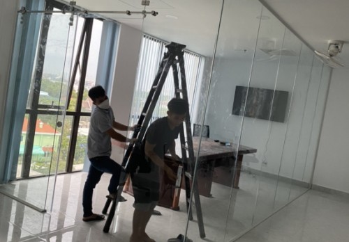 sửa chữa cửa nhôm bị vỡ